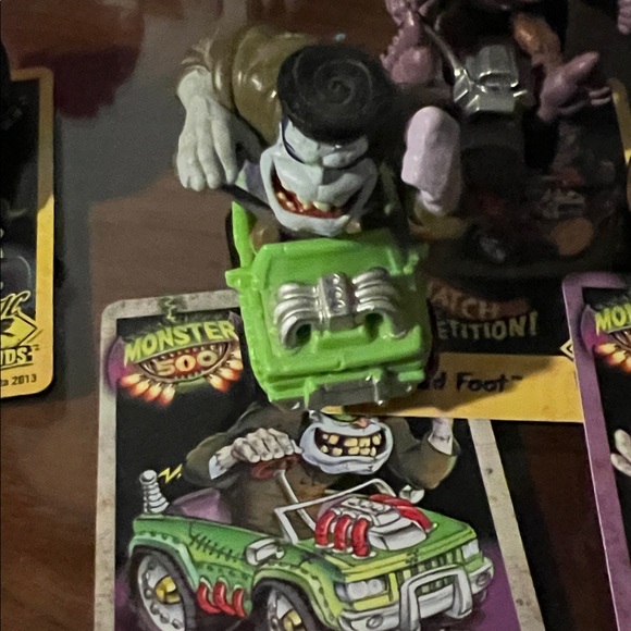 Monster Racing Mini Car Set - Picture 3 of 8